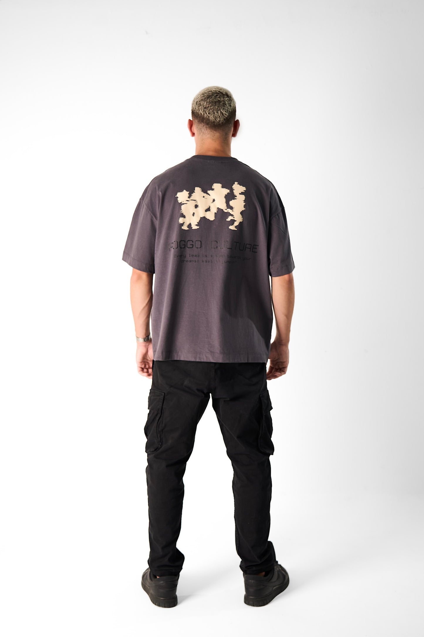 Silhouette Tee - Gray