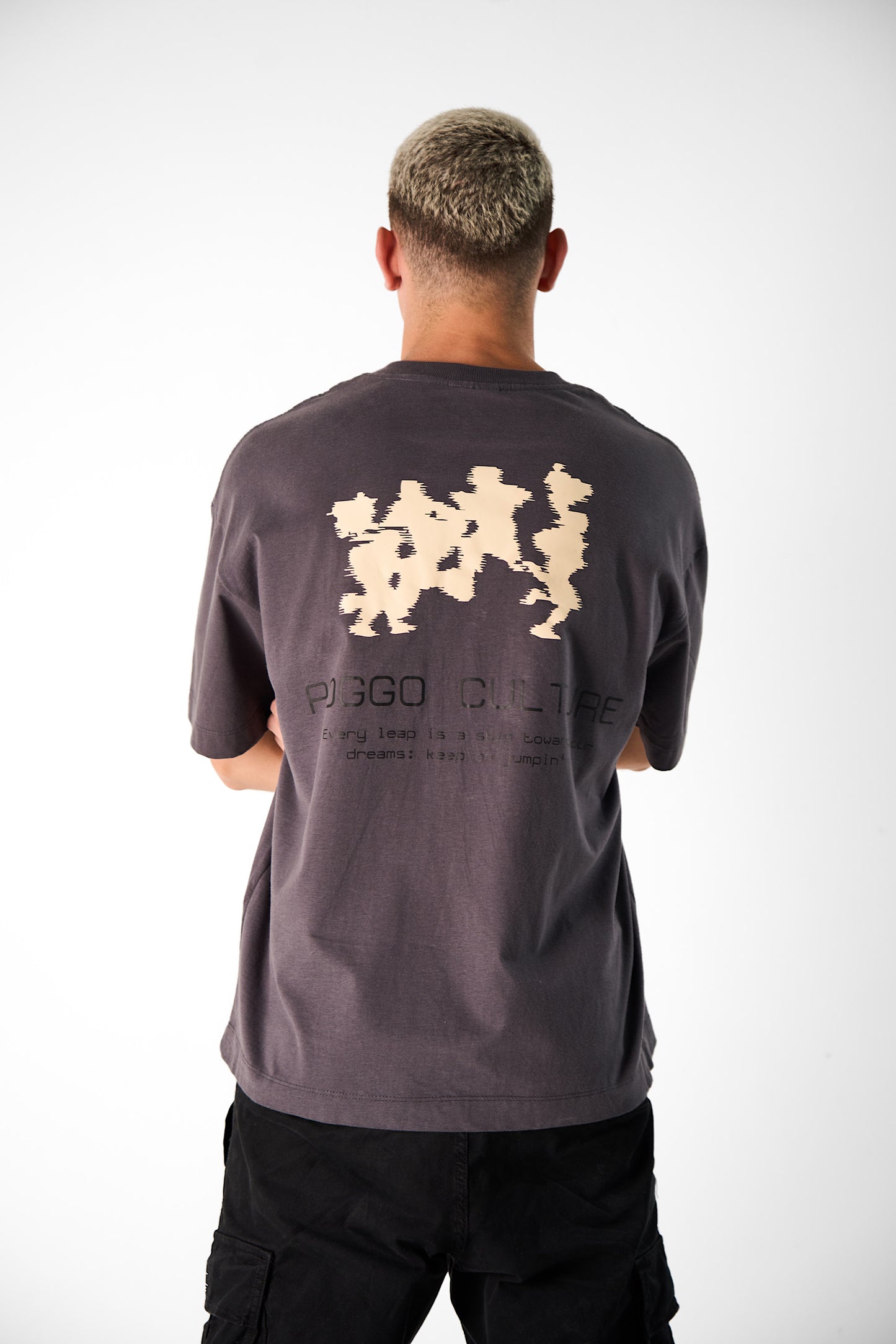 Silhouette Tee - Gray