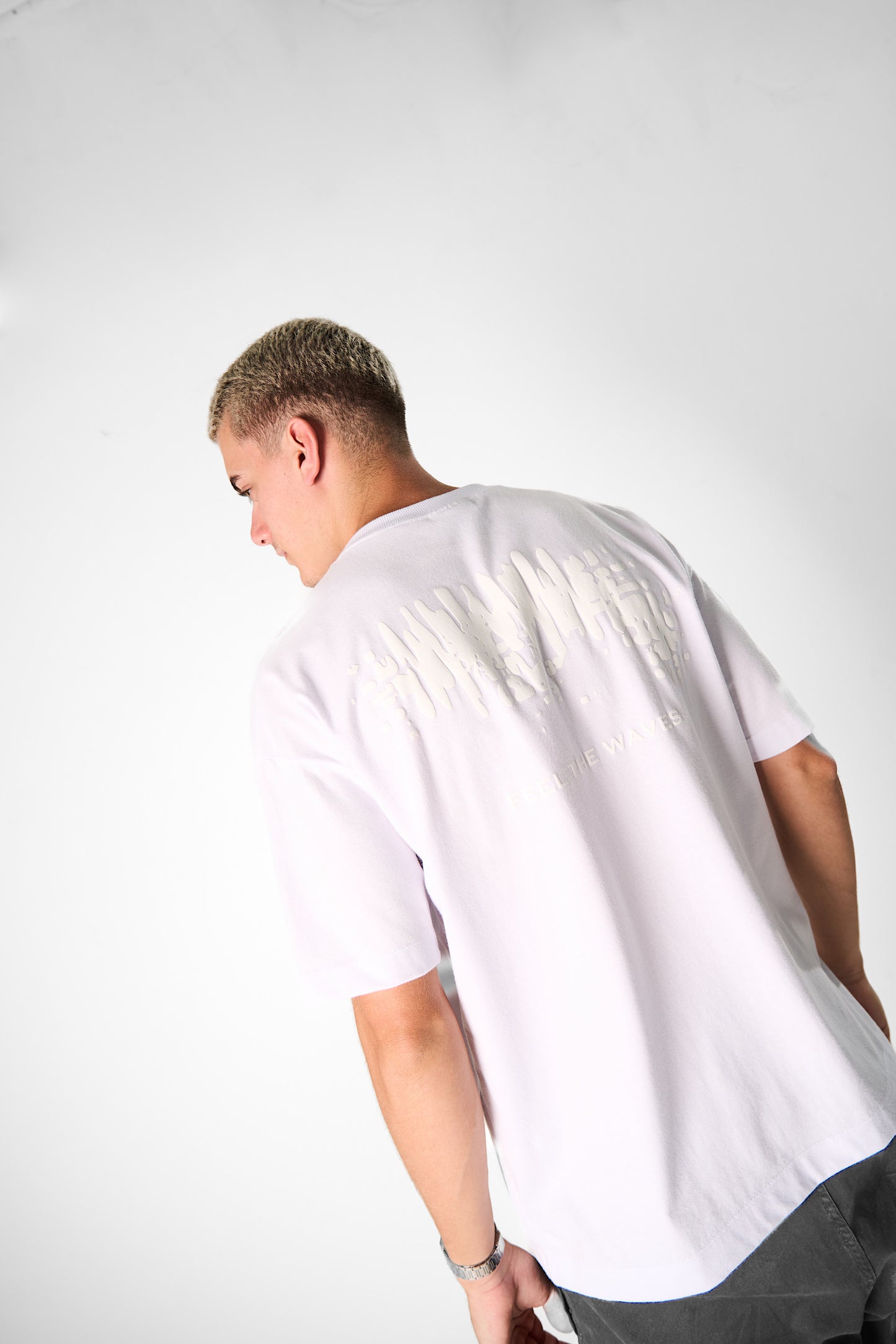 Feel the Waves Tee - White